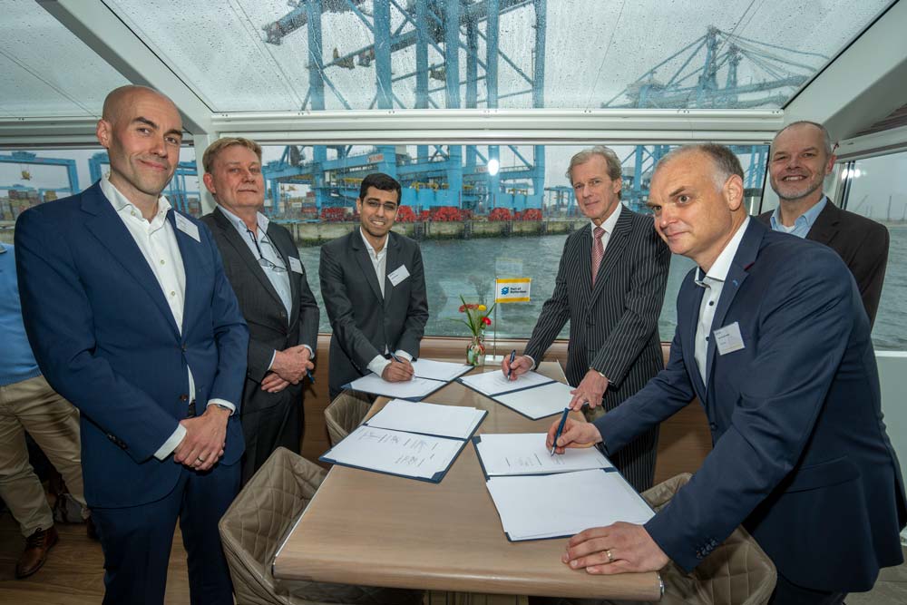 Port of Rotterdam Authority and APM Terminals sign agreement for