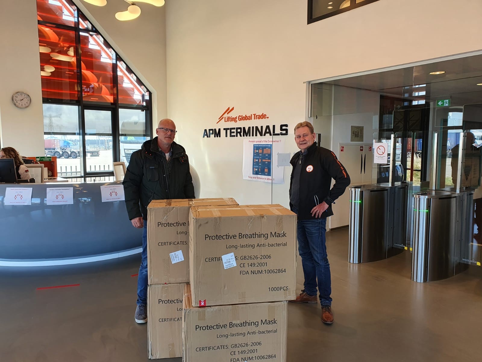 APM Terminals Maasvlakte II donates 4000 masks to hospitals APM