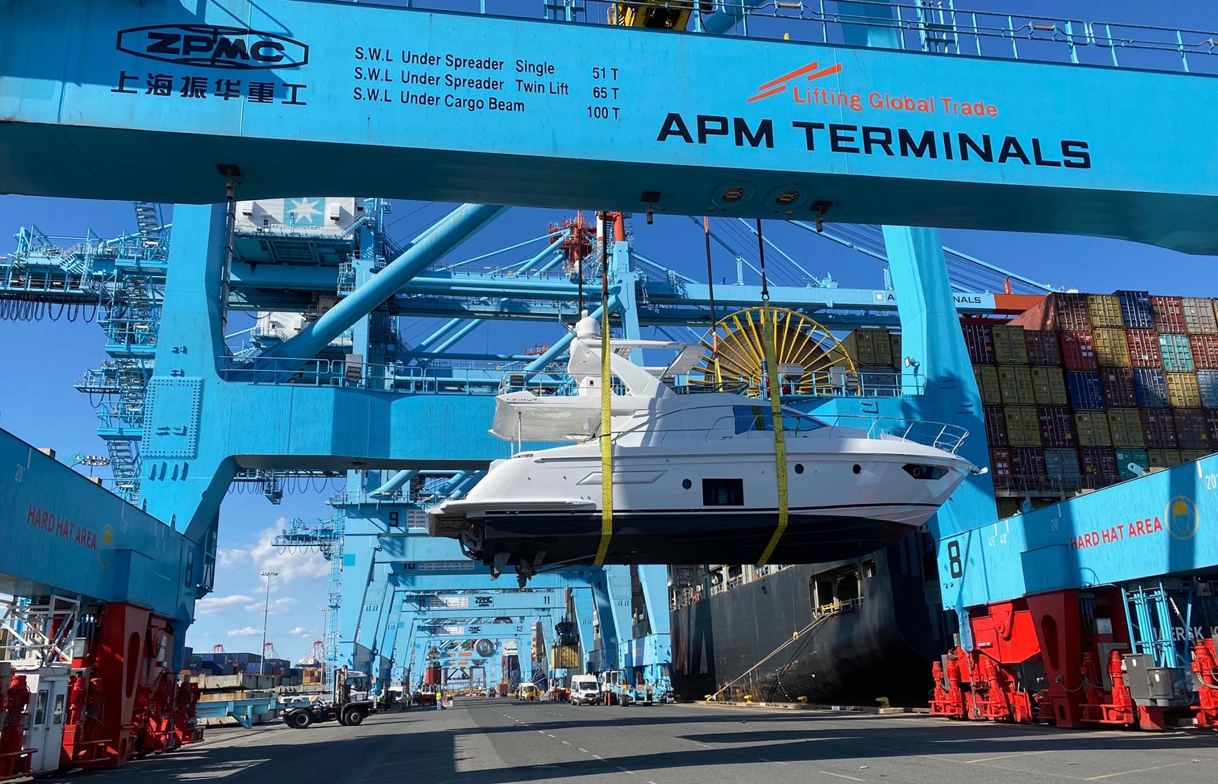 Servicios a buque y contenedores APM Terminals