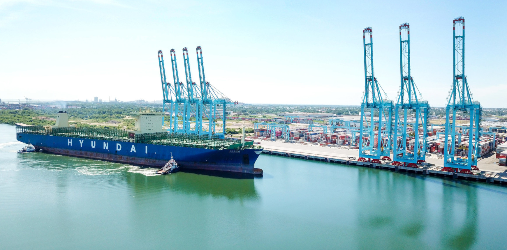 APM Terminals L zaro C rdenas handles Latin America s largest ever