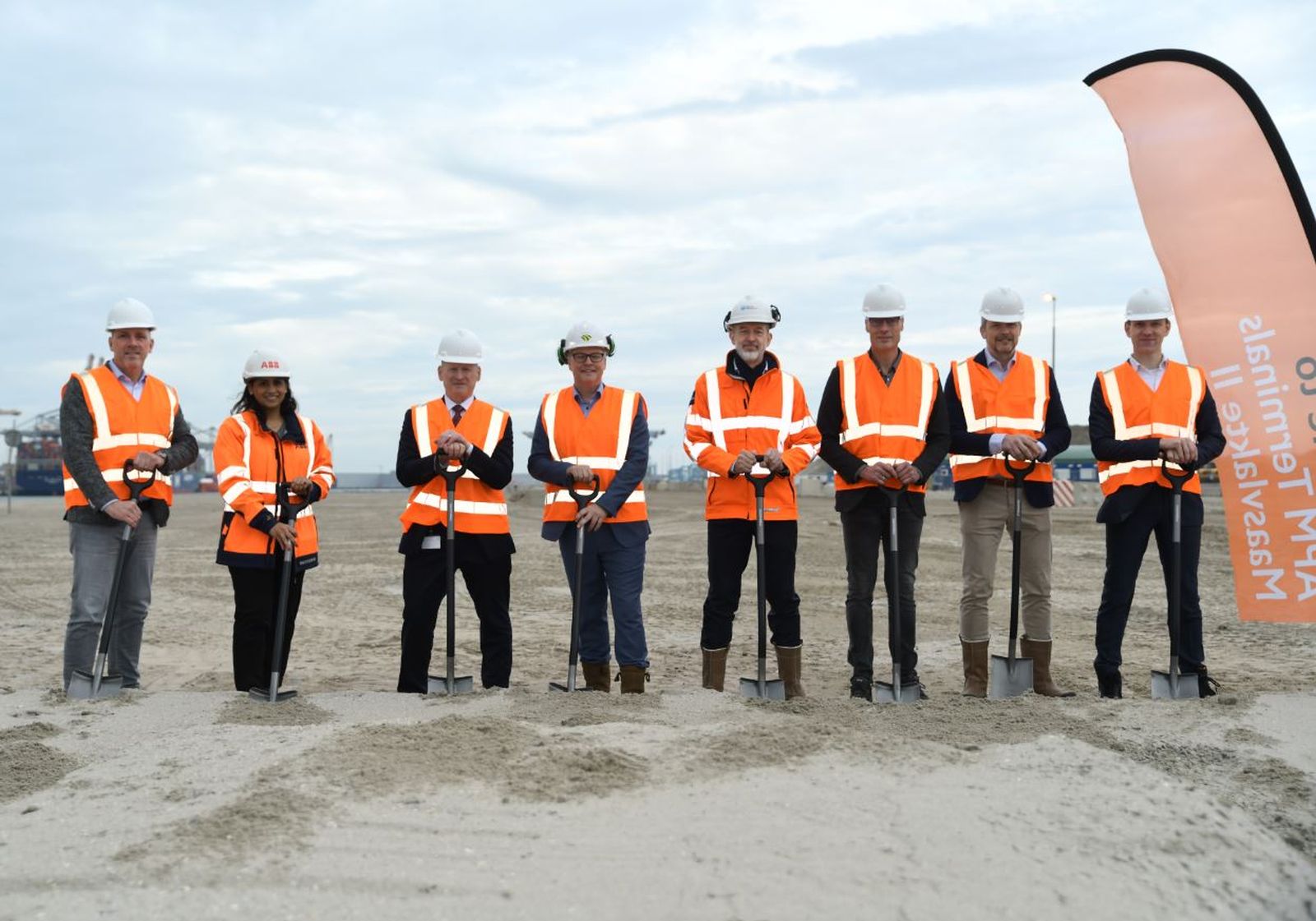 groundbreaking-foto